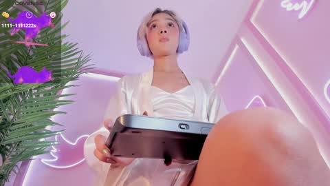 Minji online show from 01-25-25, 06:13