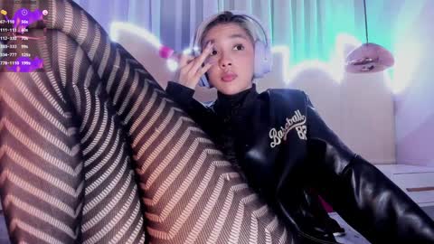 Minji online show from 01-28-25, 05:46