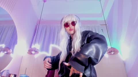 Minji online show from 01-29-25, 12:24