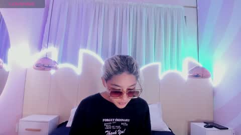 Minji online show from 02-02-25, 11:51