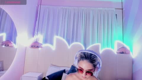 Minji online show from 02-03-25, 12:03