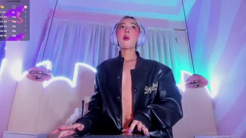 Minji online show from 02-05-25, 06:15