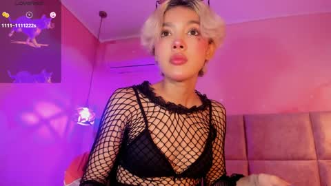 Minji online show from 02-07-25, 02:47