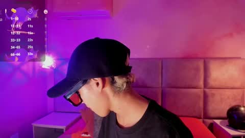 Minji online show from 02-10-25, 06:24