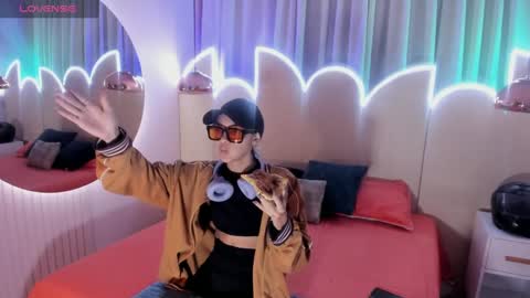 Minji online show from 02-11-25, 11:54