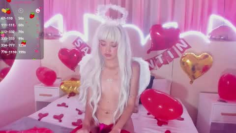 Minji online show from 02-15-25, 02:55