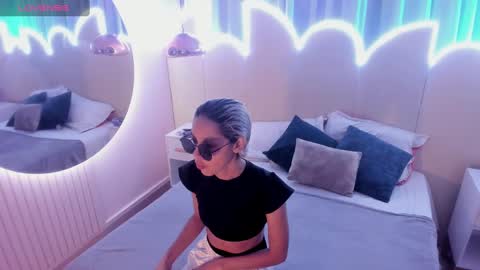 Minji online show from 02-17-25, 11:34