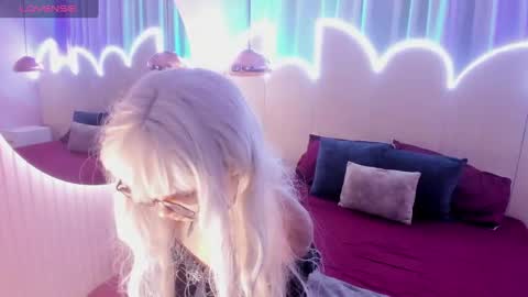 Minji online show from 02-22-25, 11:46