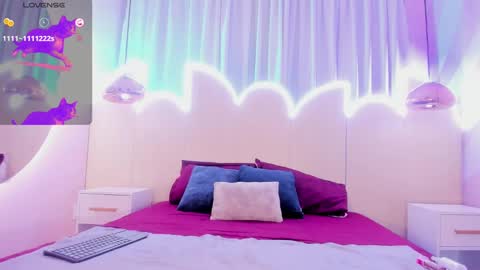 Minji online show from 02-24-25, 02:48