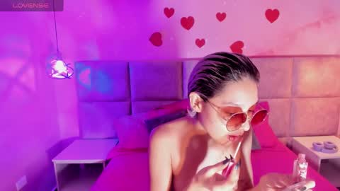 Minji online show from 02-28-25, 11:47