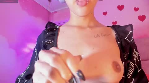 Minji online show from 03-11-25, 07:26