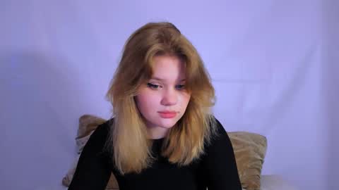 Snapshot of mina27372 chatting on 02-13-25, 01:29 hi Im Mina online show from 02-13-25, 01:29