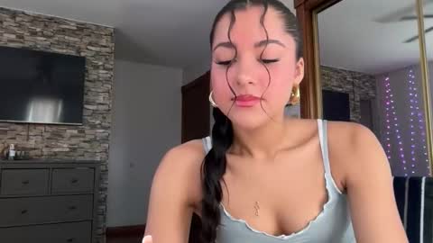 Mina online show from 03-19-26, 07:29