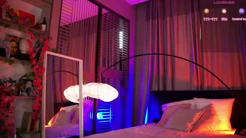 Snapshot of mind__game chatting on 10-11-25, 06:45 Frances Next streams Thu Fri Sat 8am - 4pm GMT3 online show from 10-11-25, 06:45