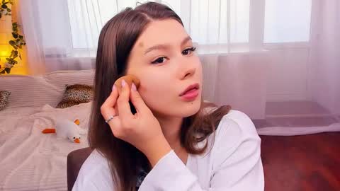 Snapshot of minditrelles chatting on 10-10-25, 07:18 Mindi online show from 10-10-25, 07:18