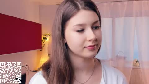 Snapshot of minditrelles chatting on 10-23-25, 07:18 Mindi online show from 10-23-25, 07:18