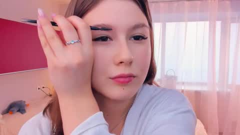 Snapshot of minditrelles chatting on 11-01-25, 07:10 Mindi online show from 11-01-25, 07:10