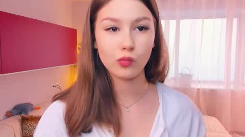 Snapshot of minditrelles chatting on 11-02-25, 07:11 Mindi online show from 11-02-25, 07:11