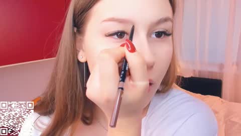 Snapshot of minditrelles chatting on 11-13-25, 07:18 Mindi online show from 11-13-25, 07:18