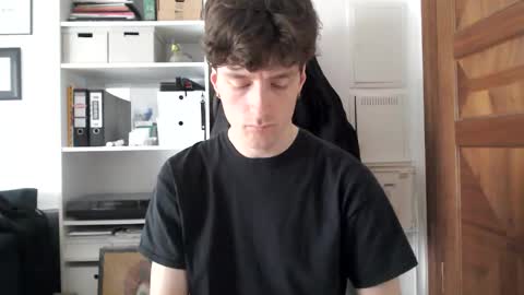Snapshot of mindly chatting on 04-30-26, 10:10 Mindly online show from 04-30-26, 10:10