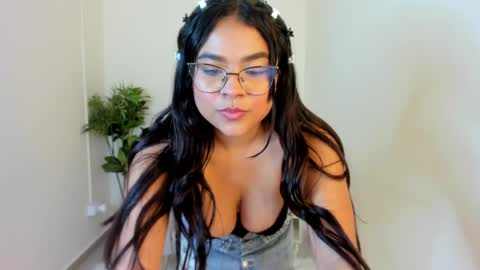 Snapshot of mindy_claker chatting on 05-30-26, 01:52 Mindy online show from 05-30-26, 01:52