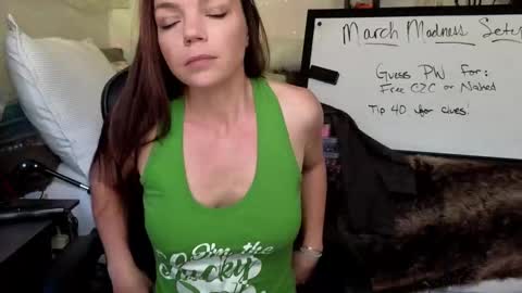 Snapshot of mindymars chatting on 03-17-26, 03:59 Mindy Mars online show from 03-17-26, 03:59