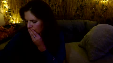 Mindy online show from 11-19-25, 09:42