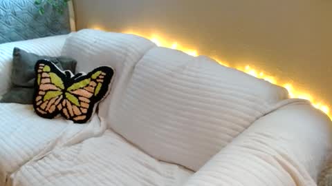 Mindy online show from 02-25-26, 06:39