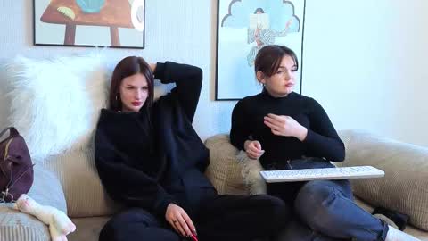 KarinaLeila online show from 09-26-25, 06:06