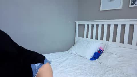 KarinaLeila online show from 10-28-25, 06:28