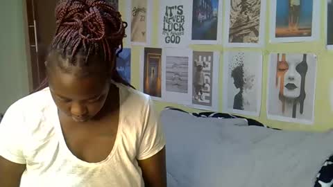 mini_karee online show from 03-24-26, 07:57