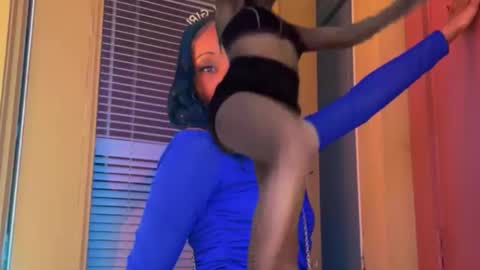 Snapshot of mini_luv chatting on 02-19-26, 04:47 SLIPSLID online show from 02-19-26, 04:47