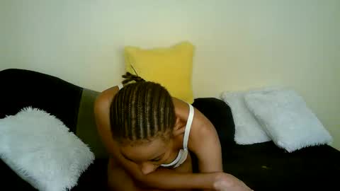 minieme001 online show from 03-02-26, 04:36