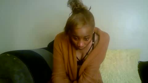 minieme001 online show from 03-31-26, 02:02