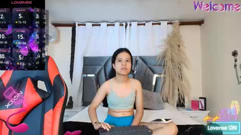 minilove_01 online show from 10-16-25, 12:06