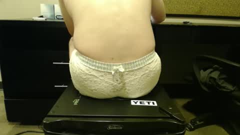 minime1920 online show from 10-21-25, 02:23