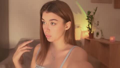 Snapshot of minirini chatting on 11-18-25, 01:26 Rina online show from 11-18-25, 01:26