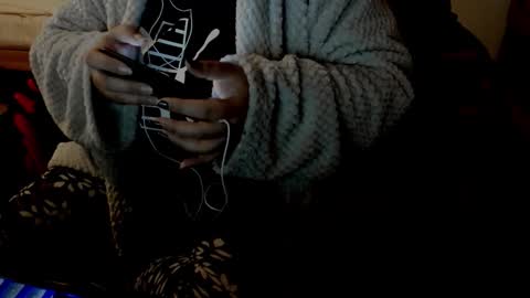 minka0 online show from 11-29-25, 10:24