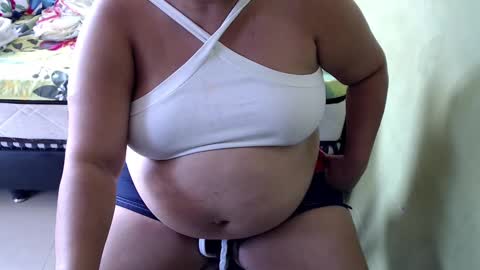 Snapshot of minnie_bbw69 chatting on 02-02-25, 03:28 Andrea online show from 02-02-25, 03:28