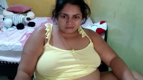 Snapshot of minnie_bbw69 chatting on 02-19-25, 12:35 Andrea online show from 02-19-25, 12:35