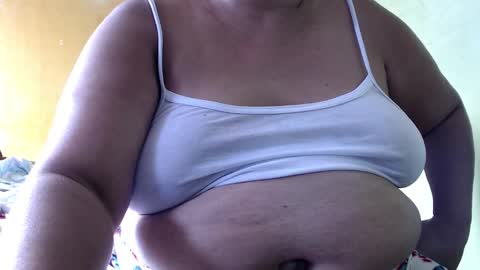 Snapshot of minnie_bbw69 chatting on 02-28-25, 02:20 Andrea online show from 02-28-25, 02:20