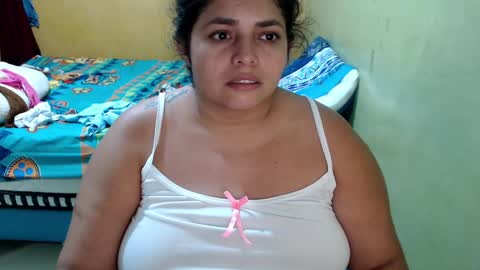 Snapshot of minnie_bbw69 chatting on 09-21-25, 04:25 Andrea online show from 09-21-25, 04:25