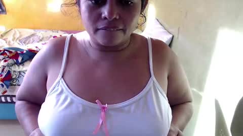 Snapshot of minnie_bbw69 chatting on 09-22-25, 11:45 Andrea online show from 09-22-25, 11:45