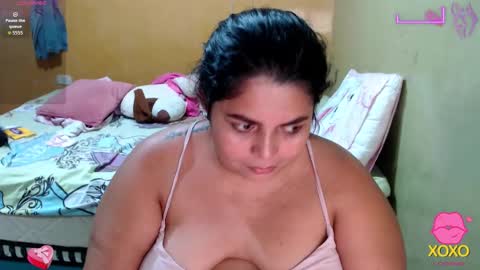 Snapshot of minnie_bbw69 chatting on 10-30-25, 12:01 Andrea online show from 10-30-25, 12:01