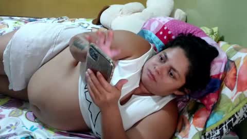 Snapshot of minnie_bbw69 chatting on 07-01-26, 12:01 Andrea online show from 07-01-26, 12:01