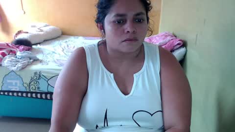 Snapshot of minnie_bbw69 chatting on 07-12-26, 05:37 Andrea online show from 07-12-26, 05:37