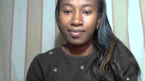 minouch211907 online show from 03-03-25, 12:48