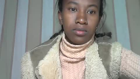 minouch211907 online show from 09-10-25, 12:54