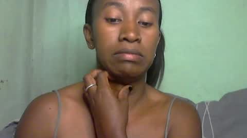 minouch211907 online show from 05-02-26, 04:23