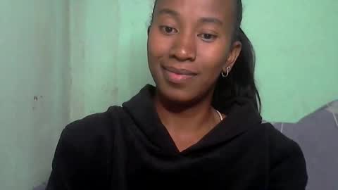 minouch211907 online show from 05-11-26, 02:06